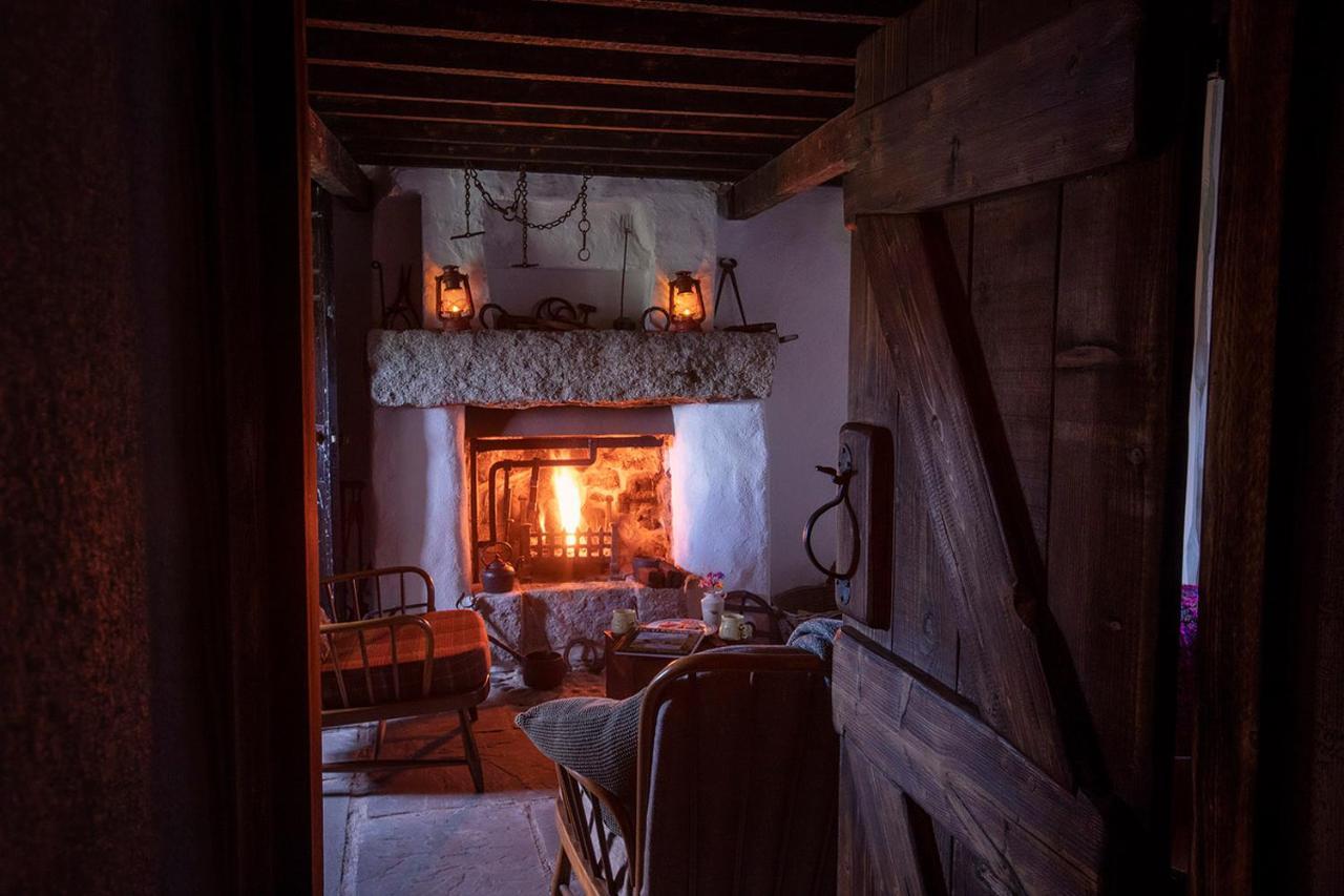 ניוקאסל Thistle Thatch Cottage And Hot Tub - Mourne Mountains מראה חיצוני תמונה