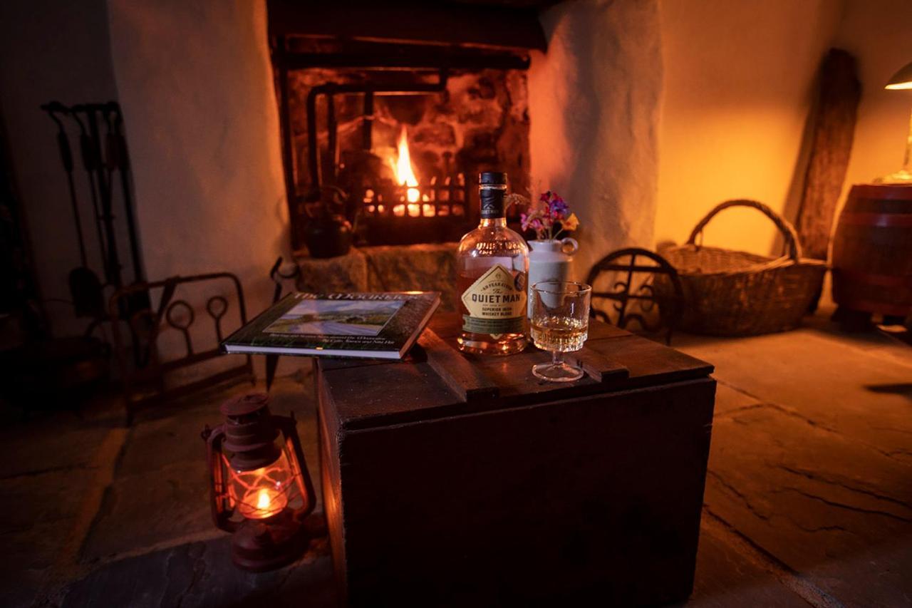 ניוקאסל Thistle Thatch Cottage And Hot Tub - Mourne Mountains מראה חיצוני תמונה